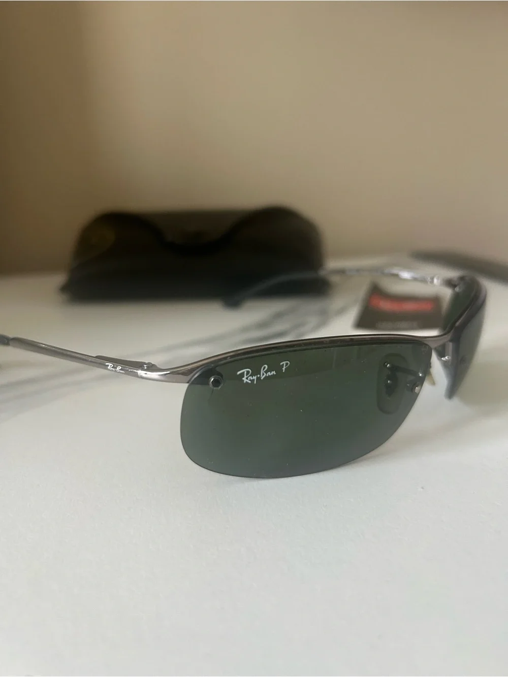 Ray-Ban RB3163 Sleek Polarized Sunglasses + Case 🕶️
